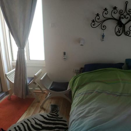 Appartamento Studio Apt Great Location Heart Of Downtown District Haifa Esterno foto