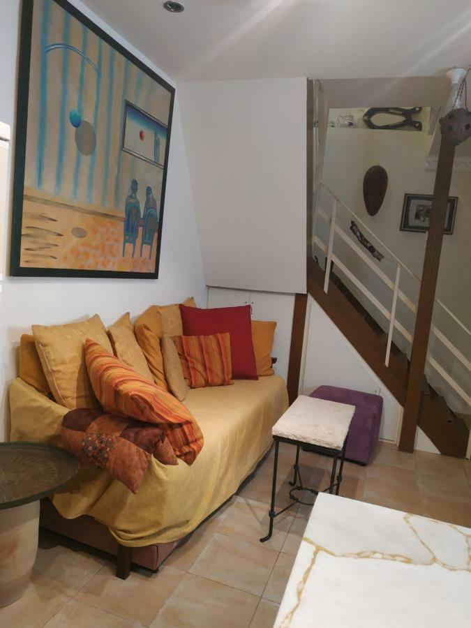 Appartamento Studio Apt Great Location Heart Of Downtown District Haifa Esterno foto