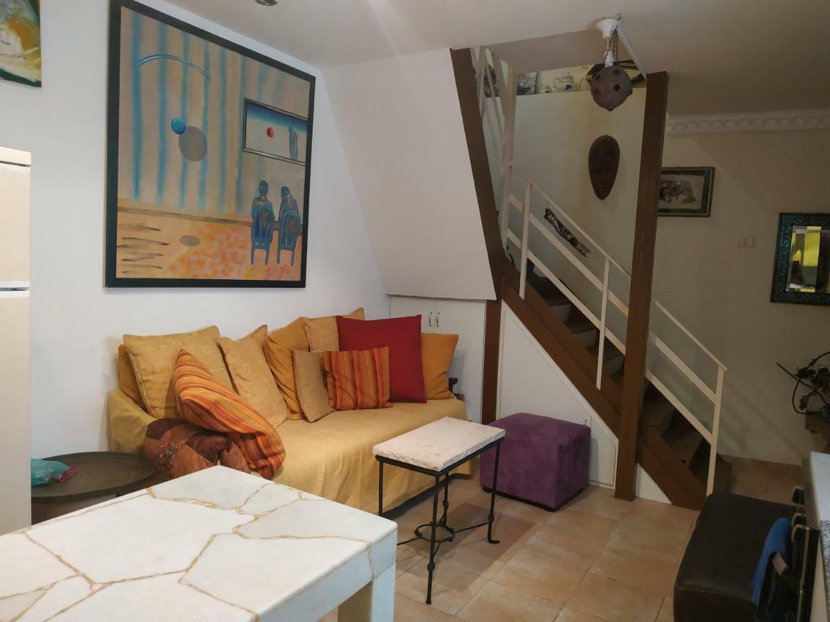 Appartamento Studio Apt Great Location Heart Of Downtown District Haifa Esterno foto