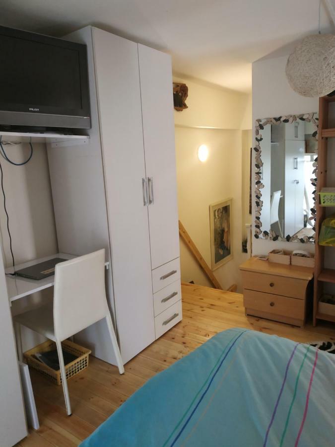 Appartamento Studio Apt Great Location Heart Of Downtown District Haifa Esterno foto