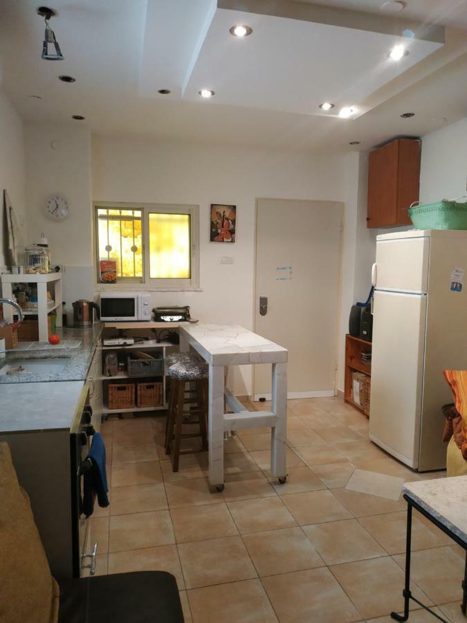 Appartamento Studio Apt Great Location Heart Of Downtown District Haifa Esterno foto