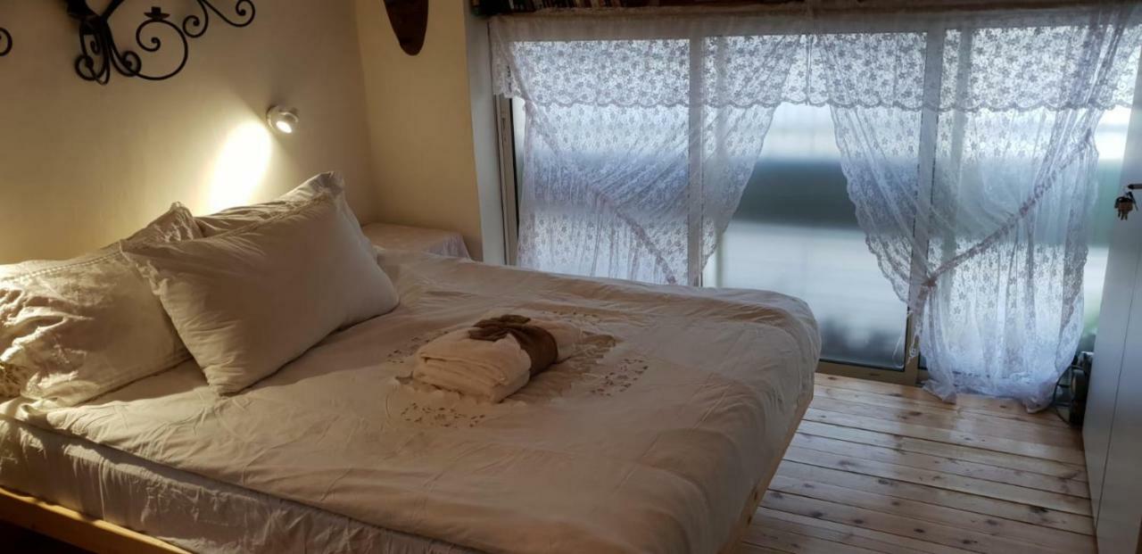 Appartamento Studio Apt Great Location Heart Of Downtown District Haifa Esterno foto